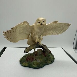 Danbury Mint Snowy Owl Figurine George Kruth Wildlife Sculpture Resin Bird